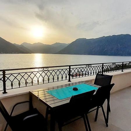 Apartments Boka Blue Dobrota Kotor Luaran gambar