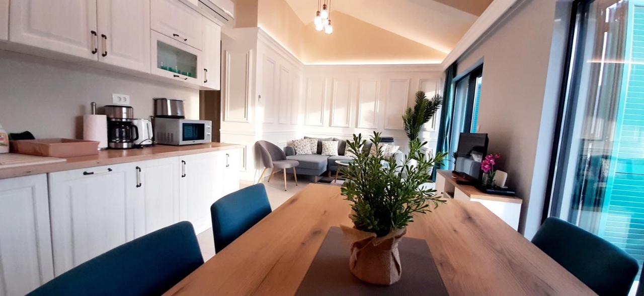 Apartments Boka Blue Dobrota Kotor Luaran gambar