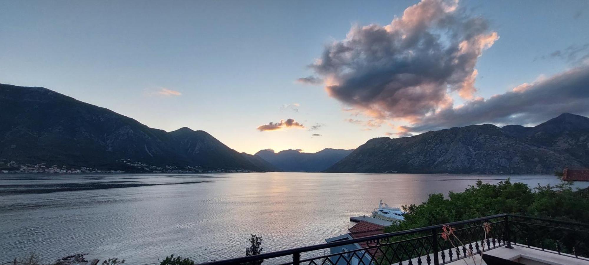 Apartments Boka Blue Dobrota Kotor Luaran gambar
