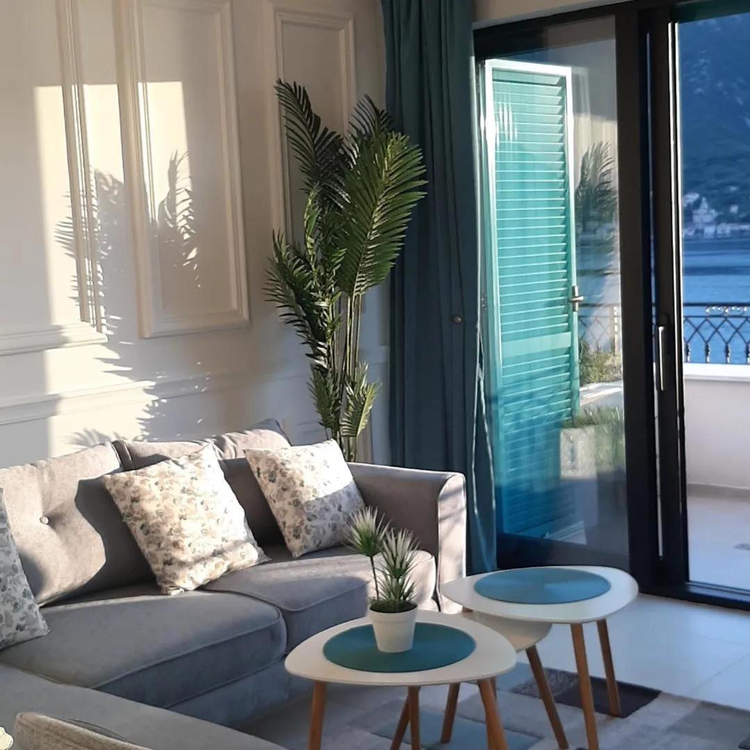 Apartments Boka Blue Dobrota Kotor Luaran gambar