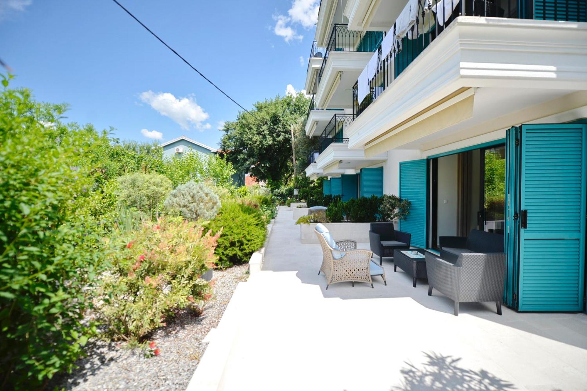 Apartments Boka Blue Dobrota Kotor Luaran gambar