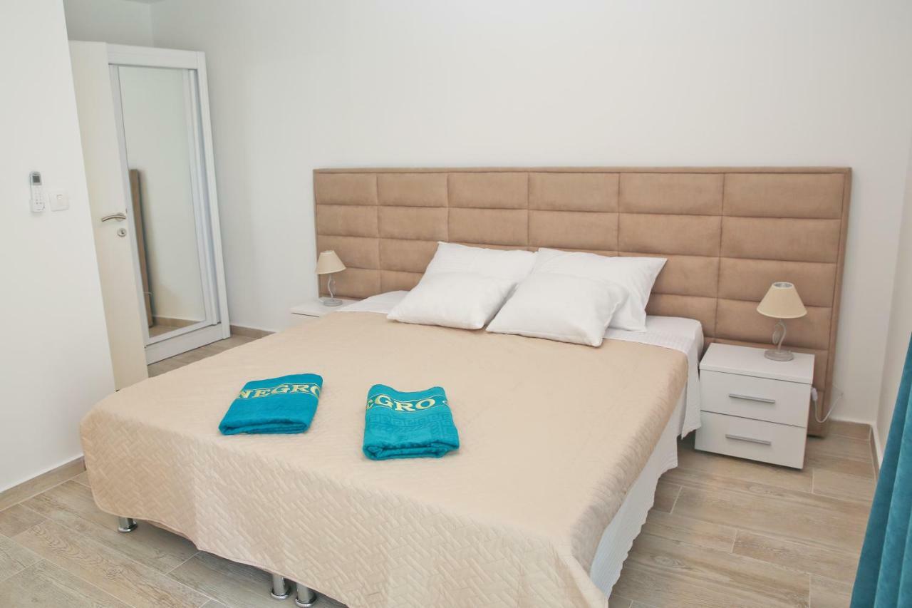 Apartments Boka Blue Dobrota Kotor Luaran gambar