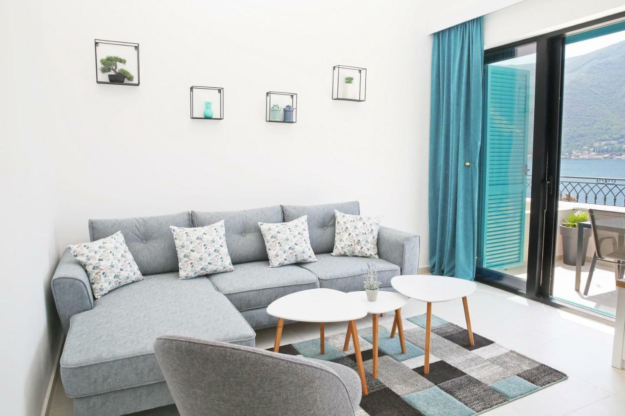Apartments Boka Blue Dobrota Kotor Luaran gambar