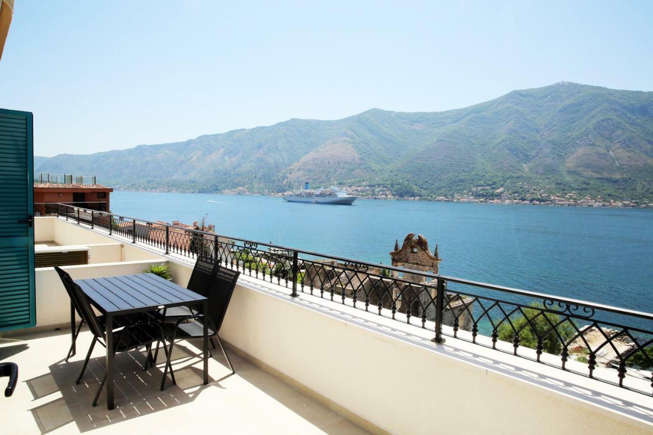 Apartments Boka Blue Dobrota Kotor Luaran gambar