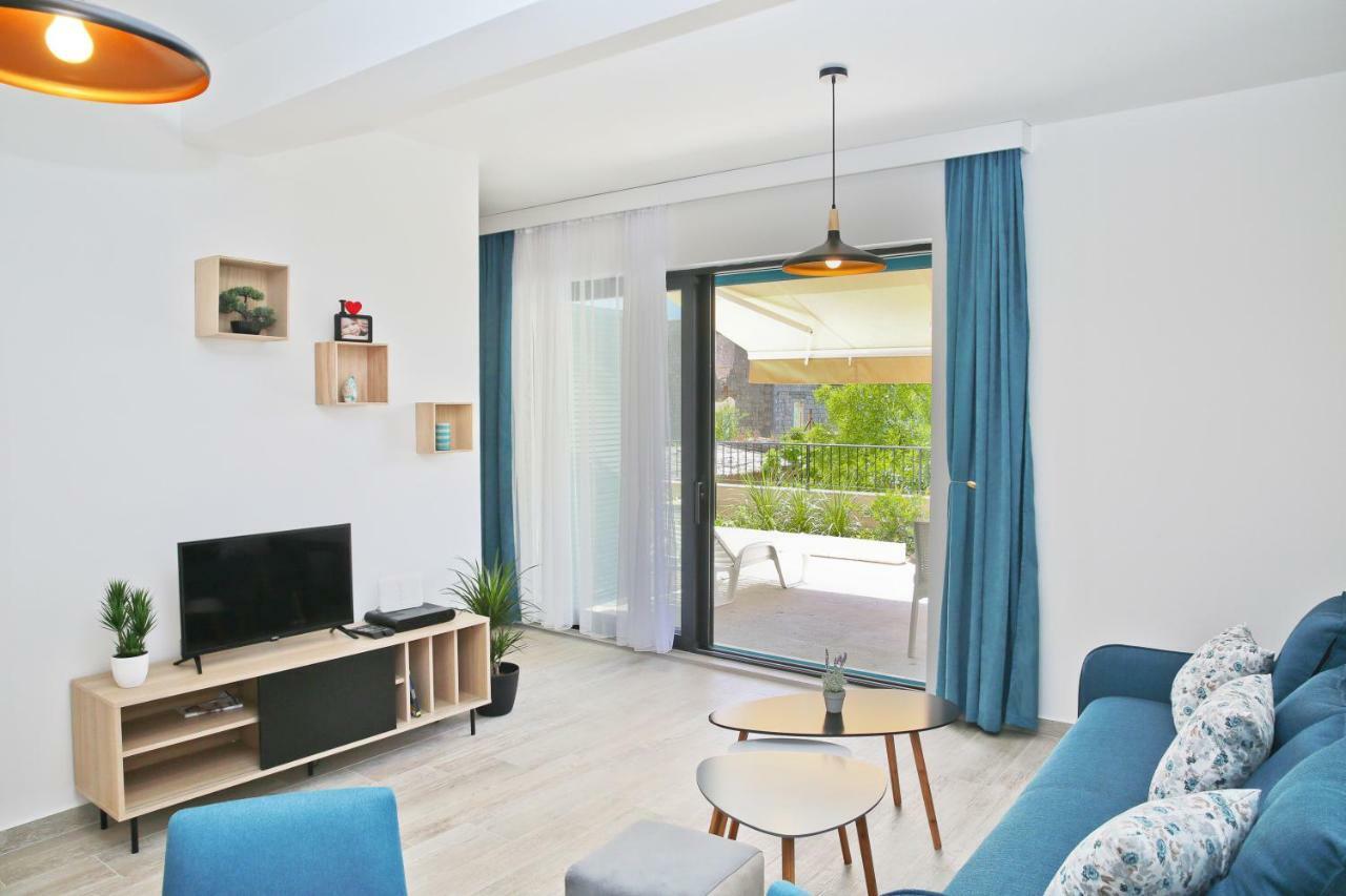 Apartments Boka Blue Dobrota Kotor Luaran gambar