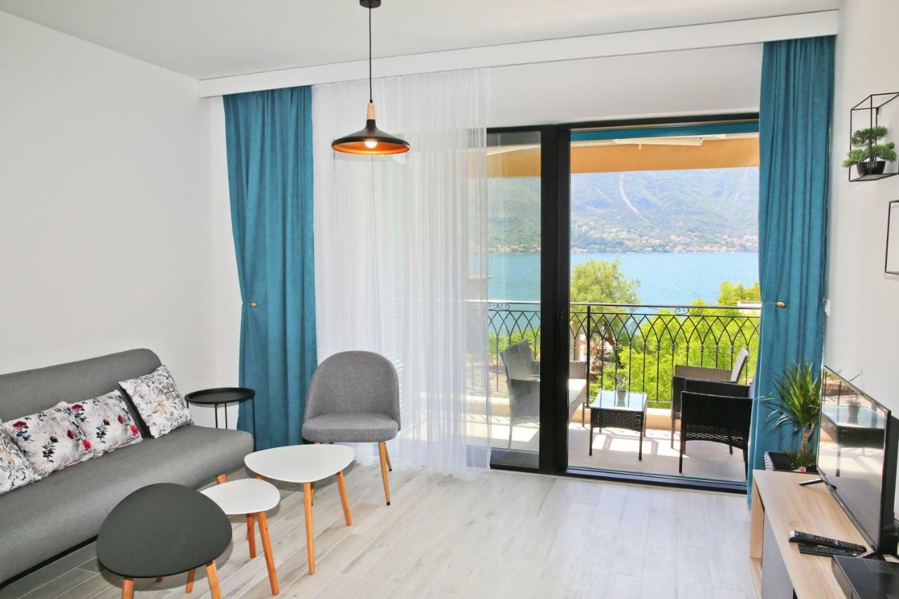 Apartments Boka Blue Dobrota Kotor Luaran gambar