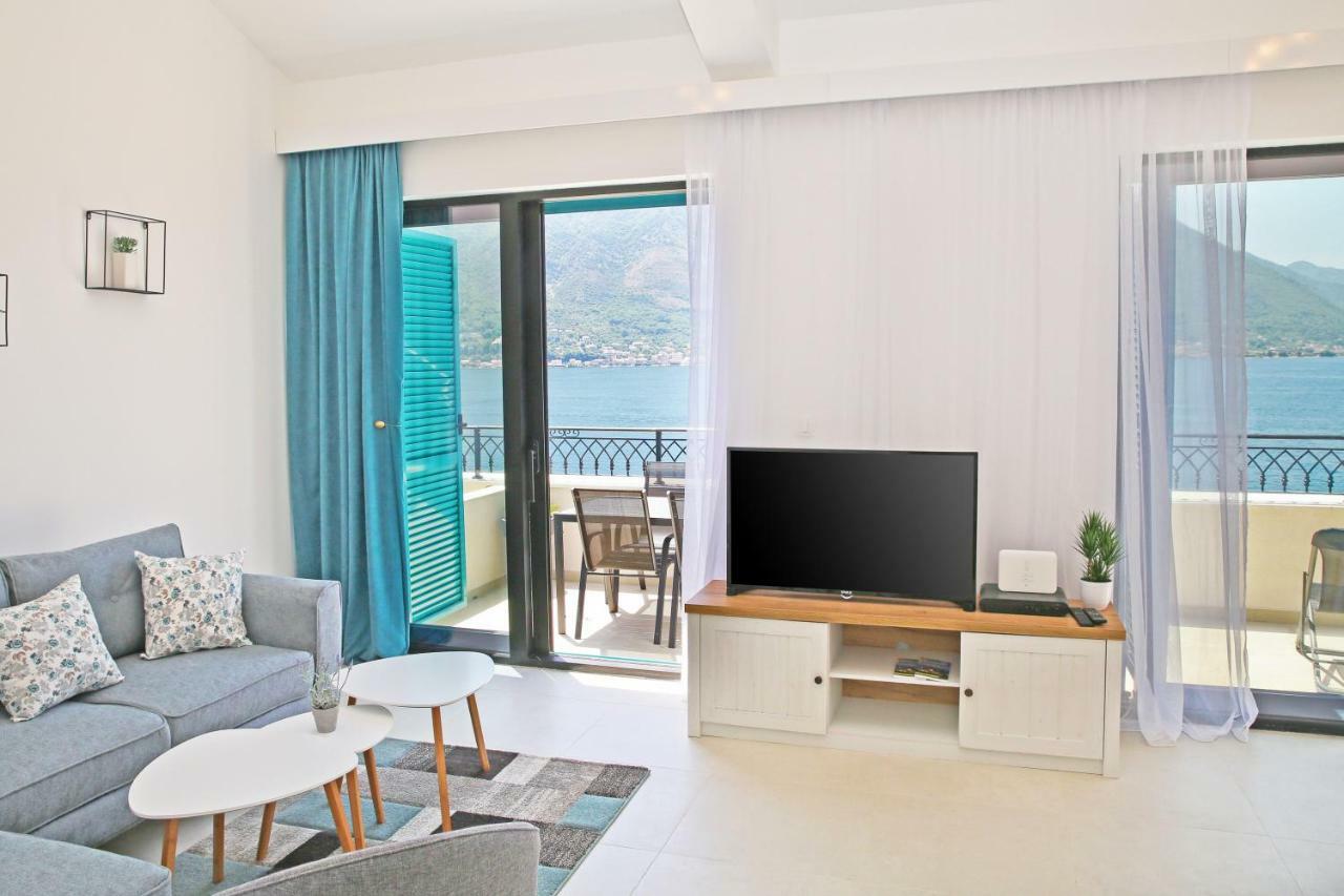 Apartments Boka Blue Dobrota Kotor Luaran gambar
