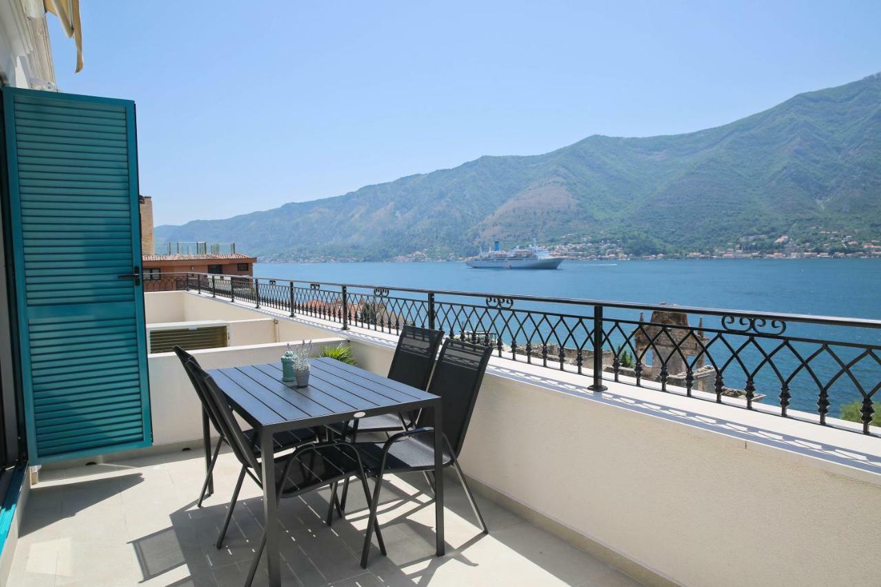 Apartments Boka Blue Dobrota Kotor Luaran gambar