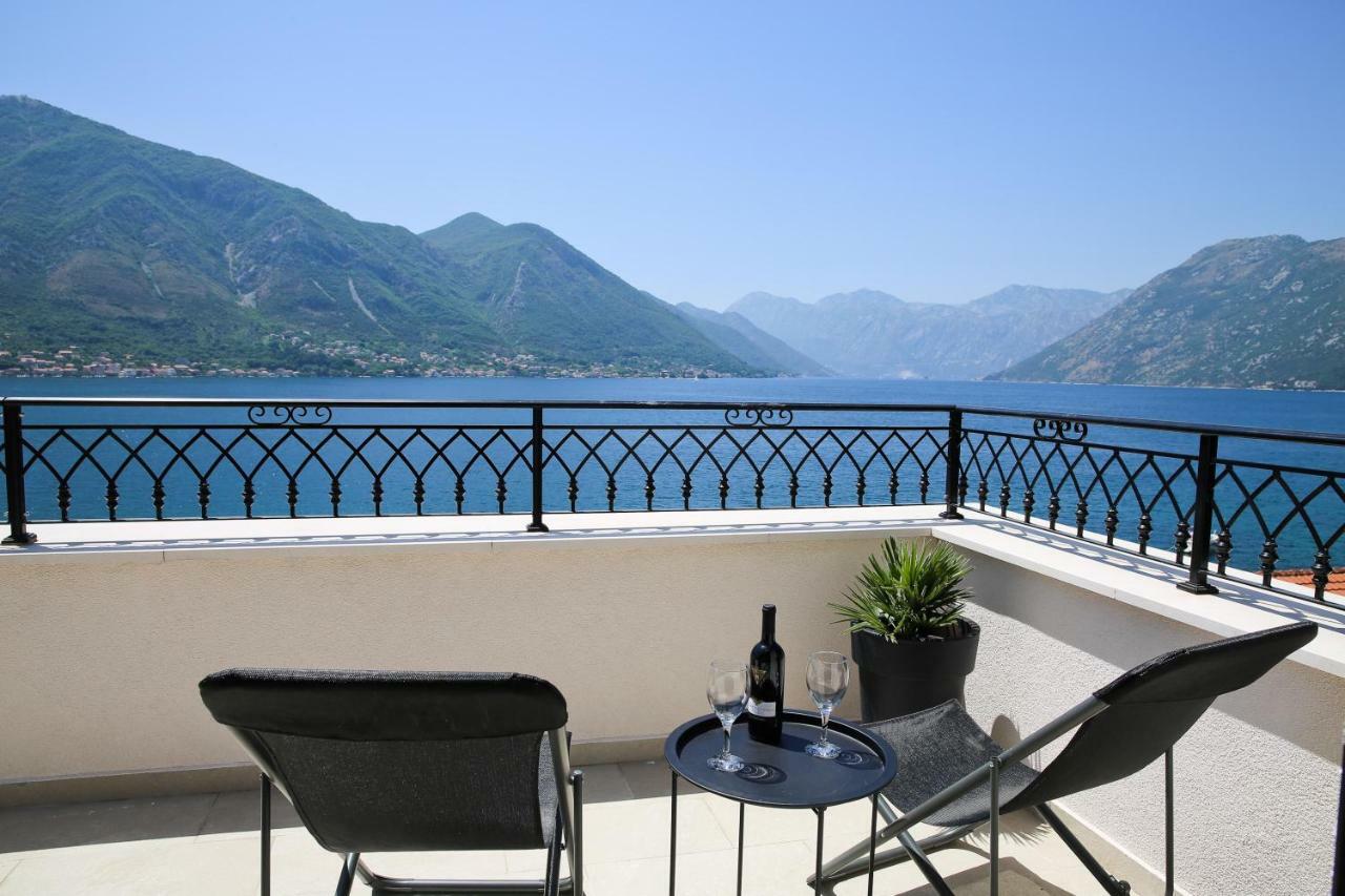 Apartments Boka Blue Dobrota Kotor Luaran gambar